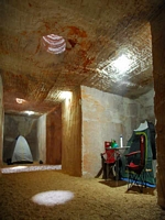 Underground coper pedy camping