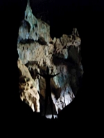 Caves um Tha Kek