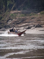Flussabwaerts auf dem Mekong